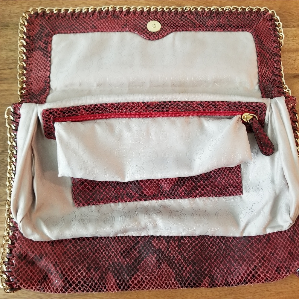 Michael Kors "Chelsea" Python red clutch - Picture 11 of 14